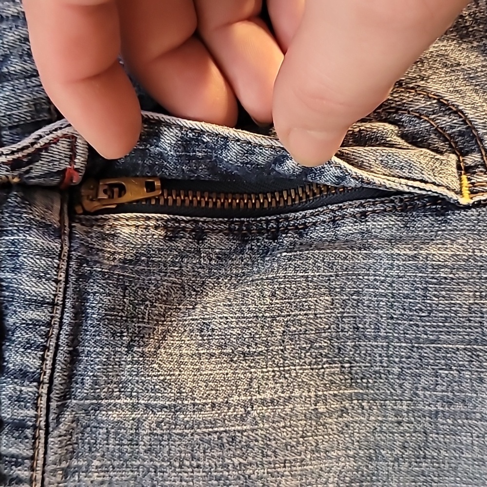 Ladies Jean Shorts - Picture 8 of 10